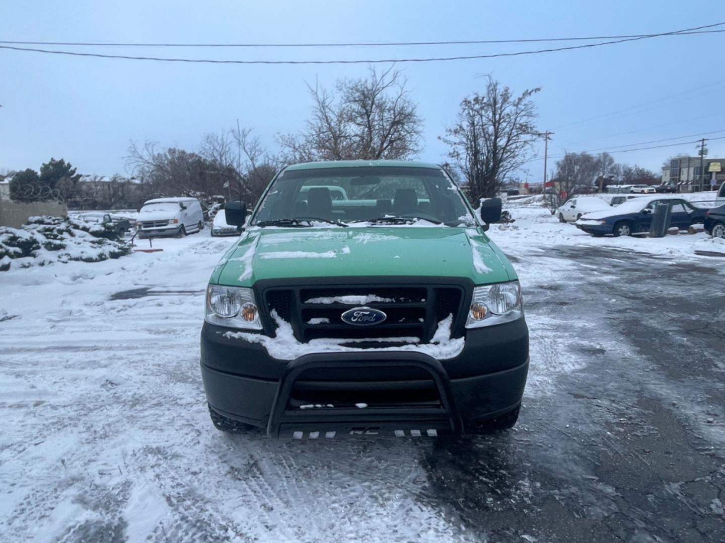 2008 Forest Service Green /Grey Ford F-150 STX 4WD (1FTRF14W48K) with an 4.6L V8 SOHC 16V engine, 4-Speed Automatic Overdrive transmission, located at 813 E Fairview Ave, Meridian , ID, 83642, (208) 336-8230, 43.618851, -116.384010 - Photo#2